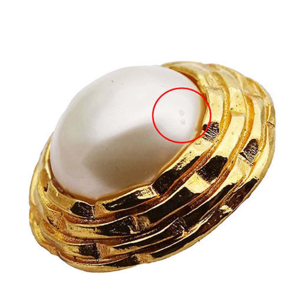 CHANEL Gold Pearl Earrings - Picture 10 of 11